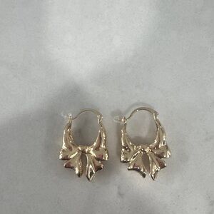 Francesca's Gold Leaf Earrings